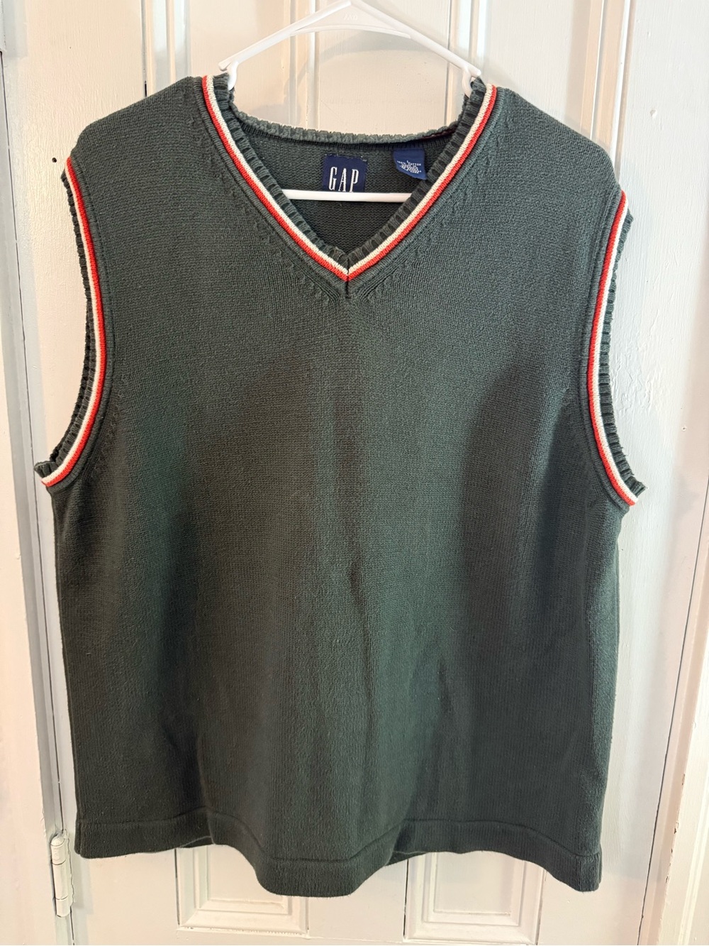 Vintage GAP Men's Dark Green V-Neck Knit Sweater Vest